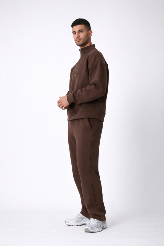 Conjunto elegante de sudadera y pantalón de chándal deportivo