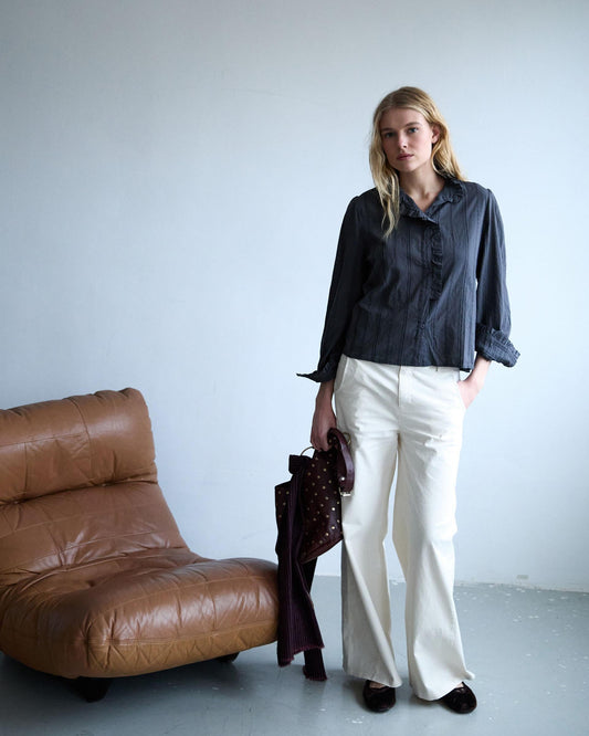 Blusa Detalle Troquelados Gris