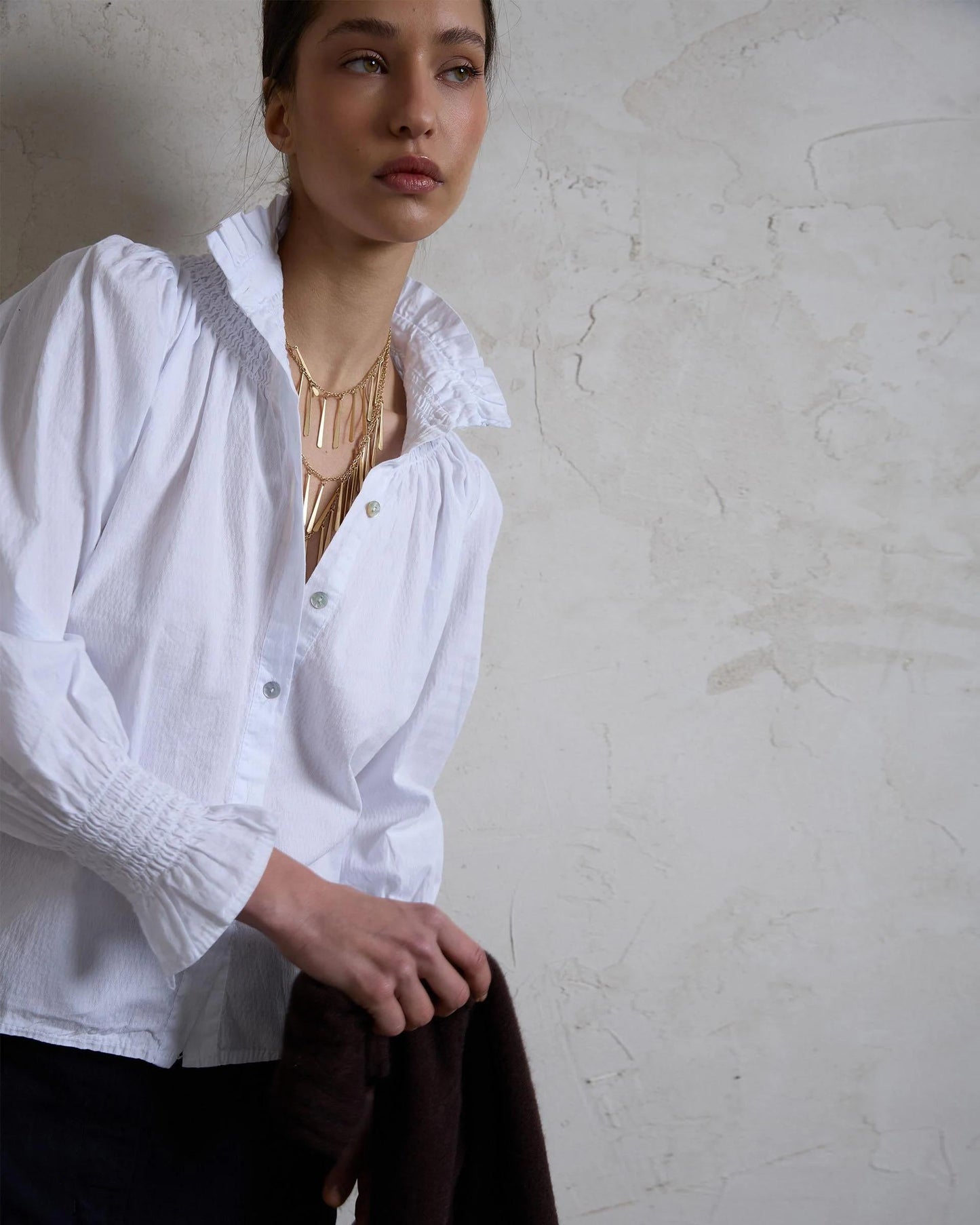 Blusa Nido De Abeja Cuello Blanca