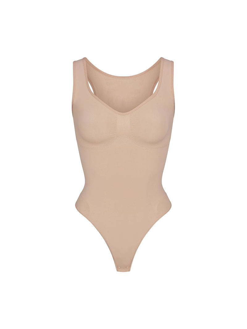 Body moldeador tipo tanga con cuello en V