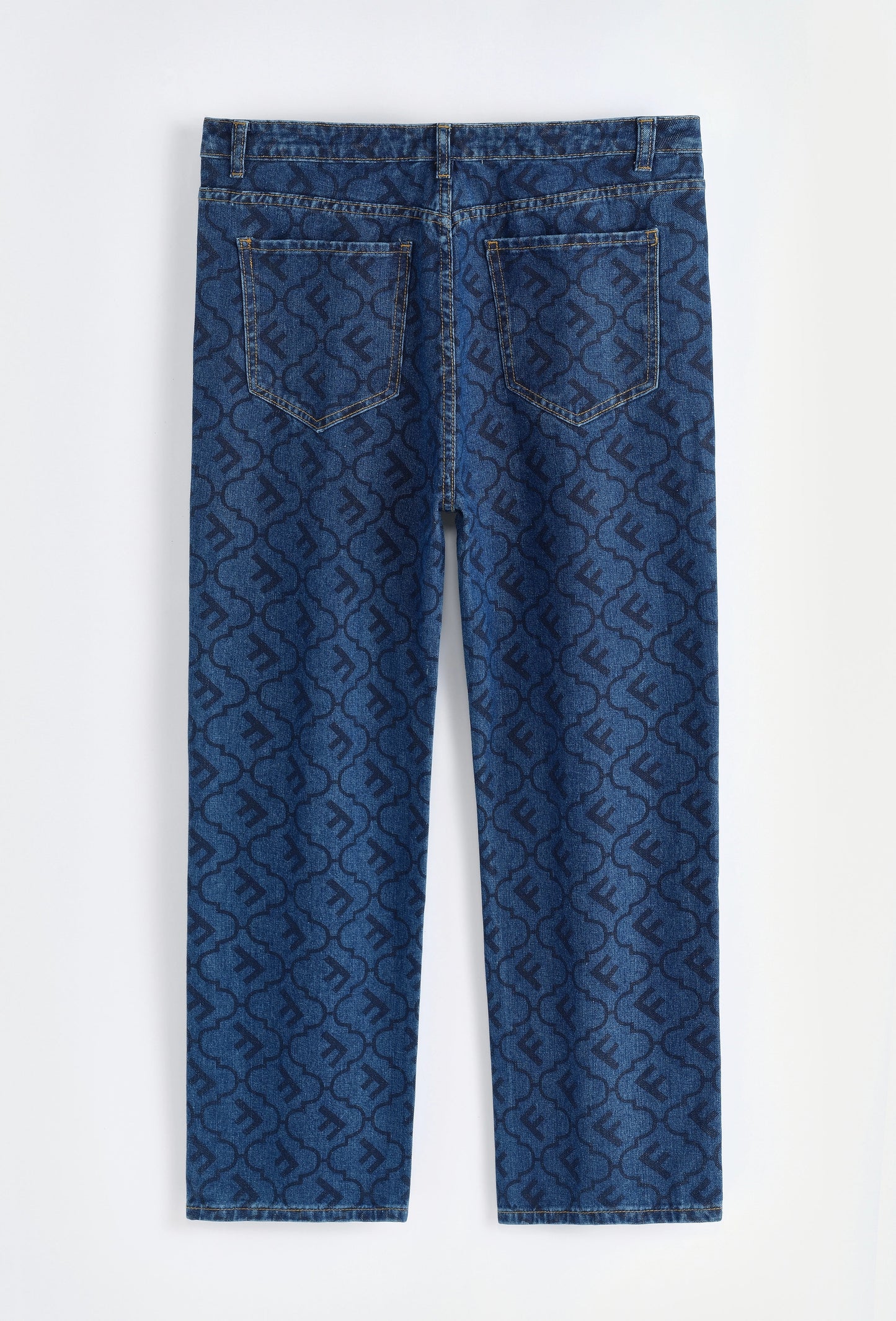 Conjunto chaqueta y pantalón