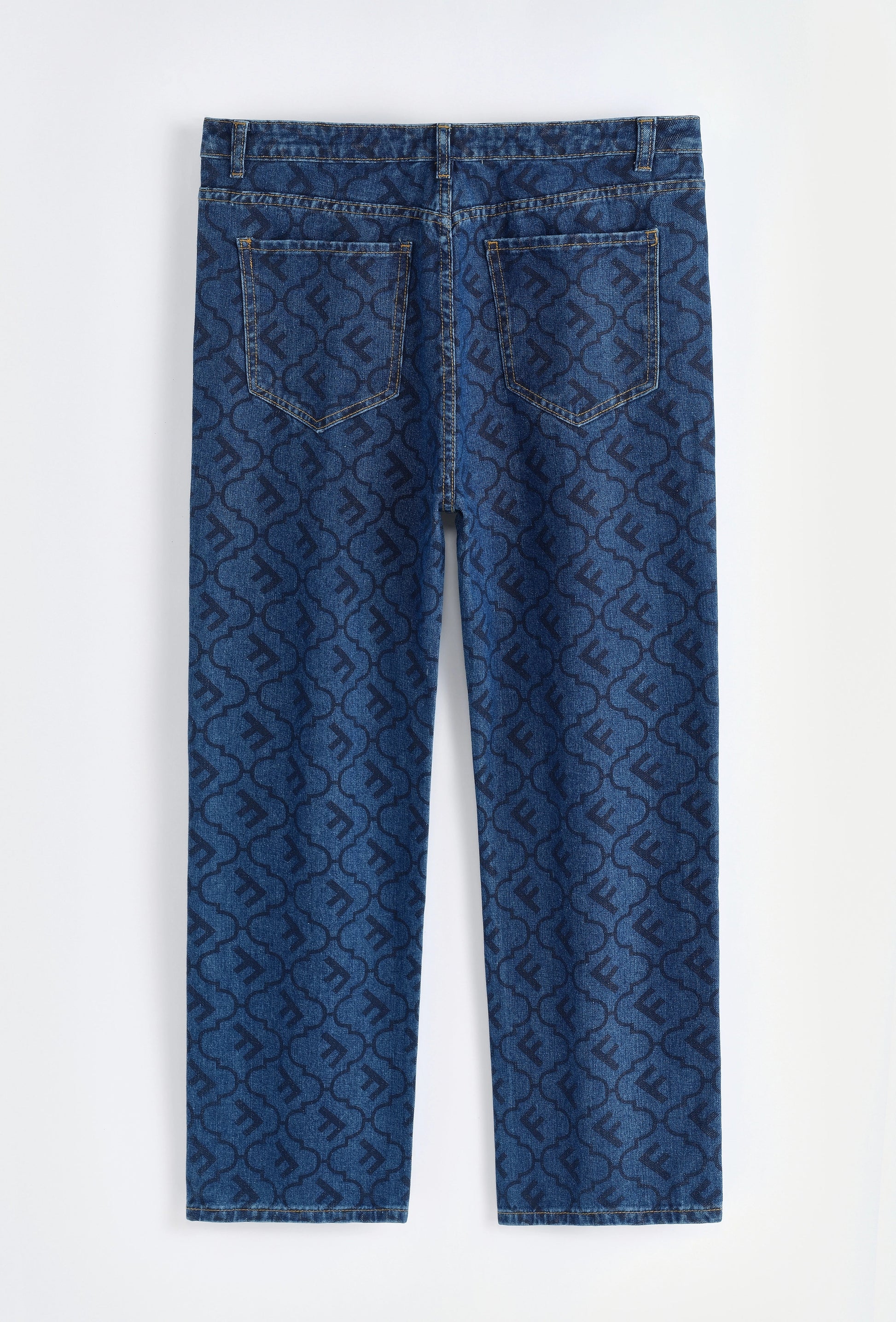 Conjunto chaqueta y pantalón