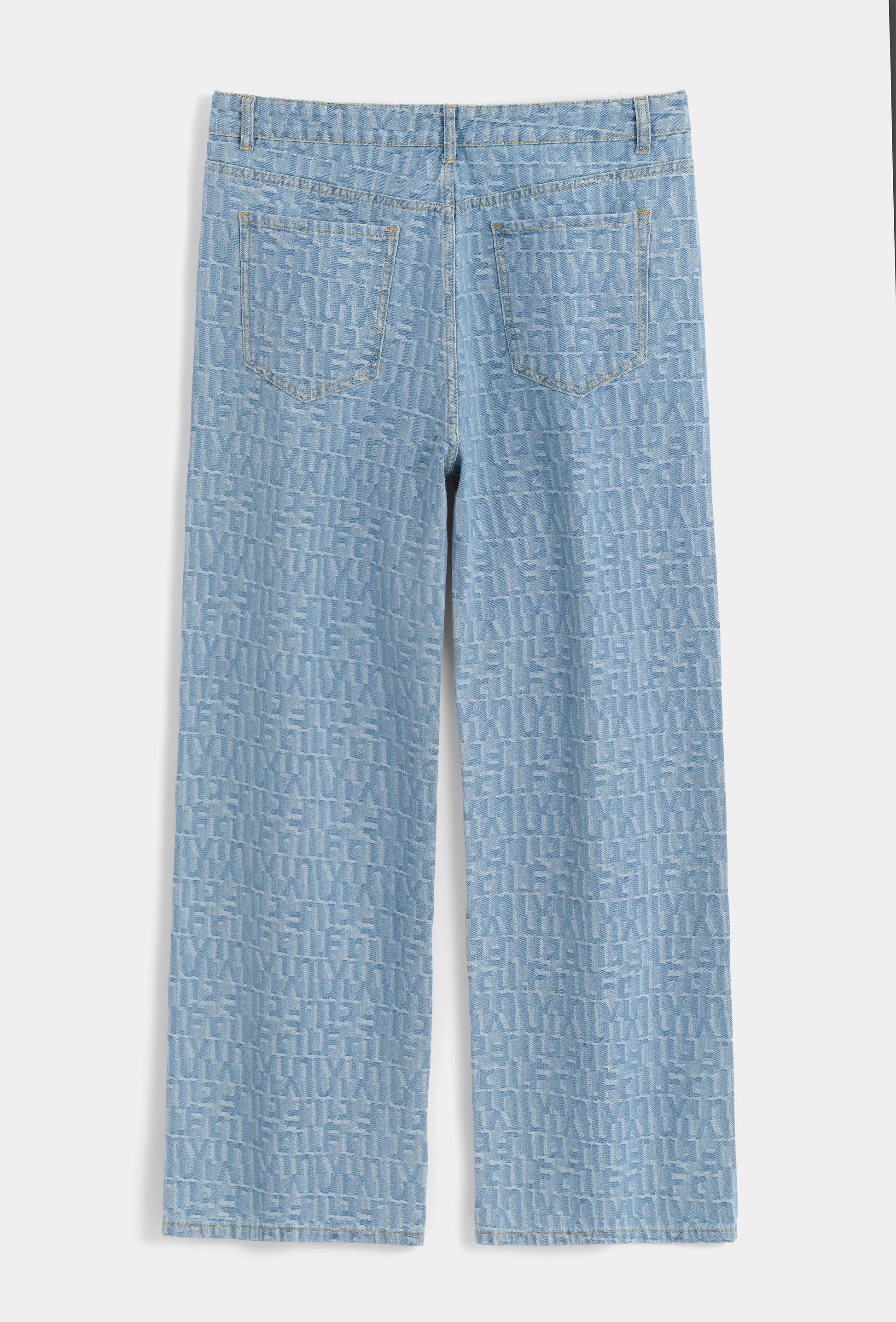 Conjunto chaqueta y pantalón