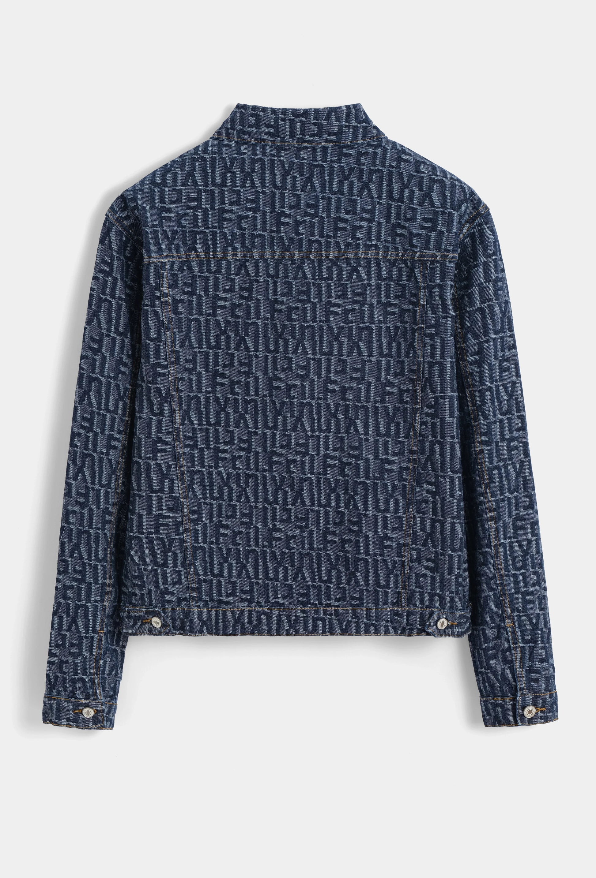 Conjunto chaqueta y pantalón