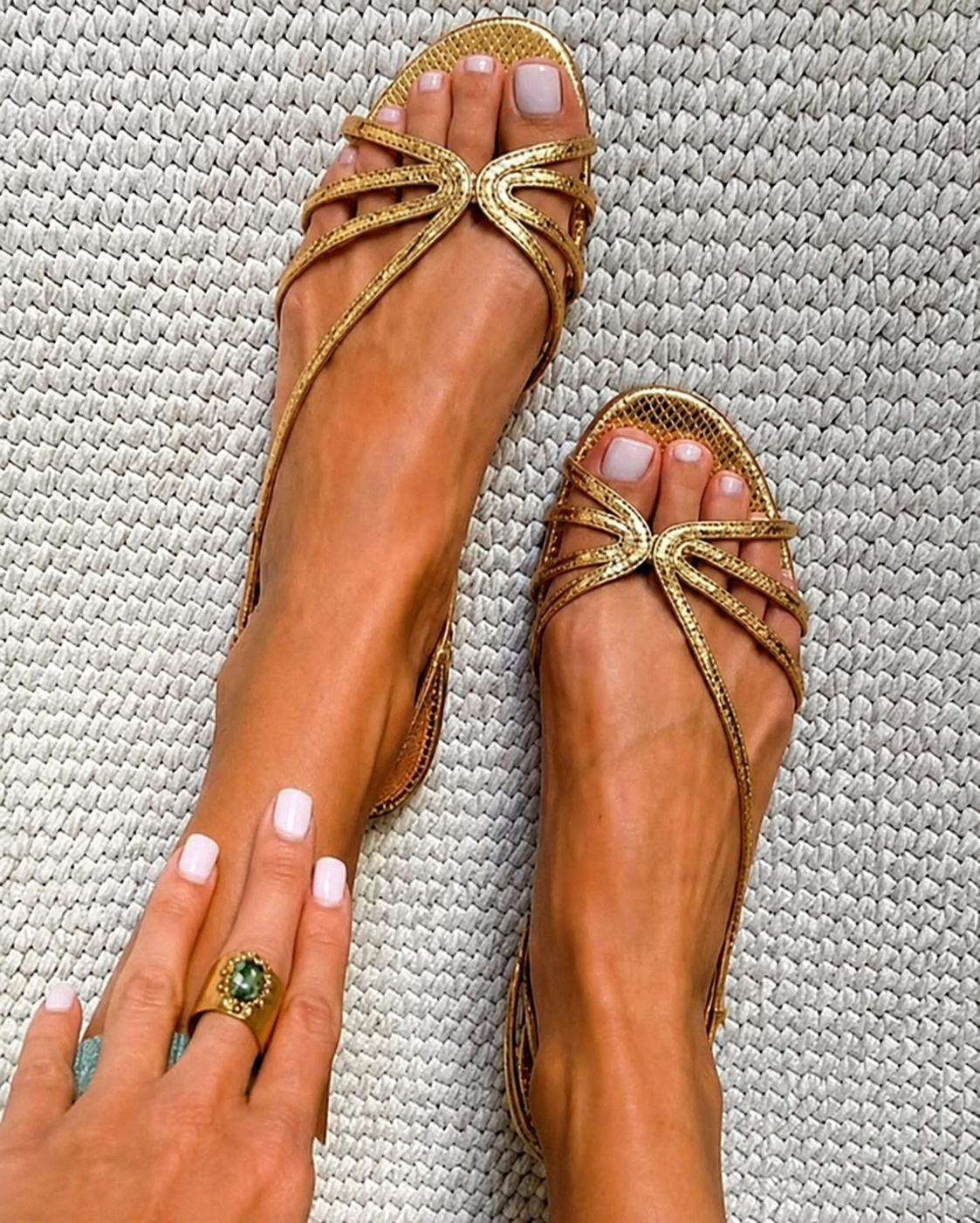 Kirela – Sandalias metálicas de tira delgada