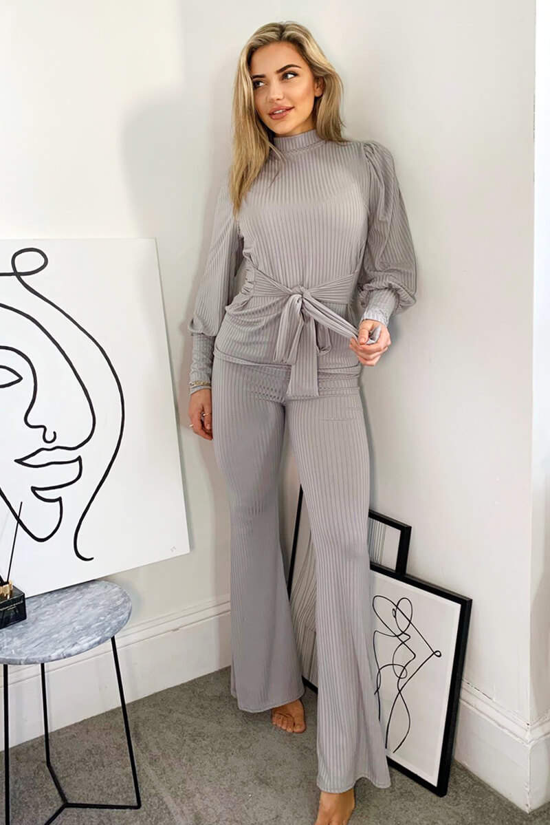 Conjunto con cinturón de costillas Gris