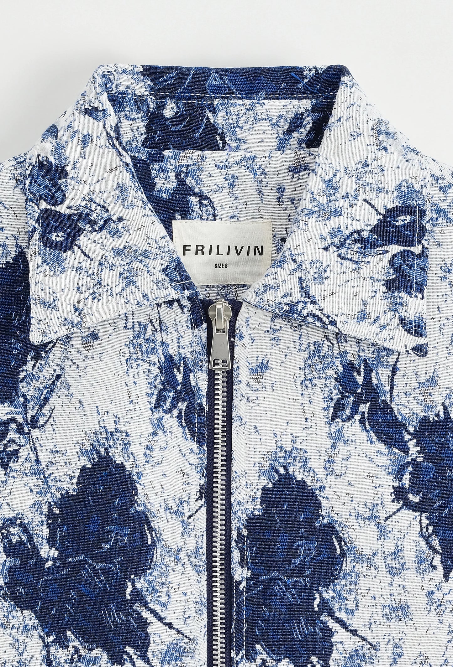 Conjunto de chaqueta y pantalón