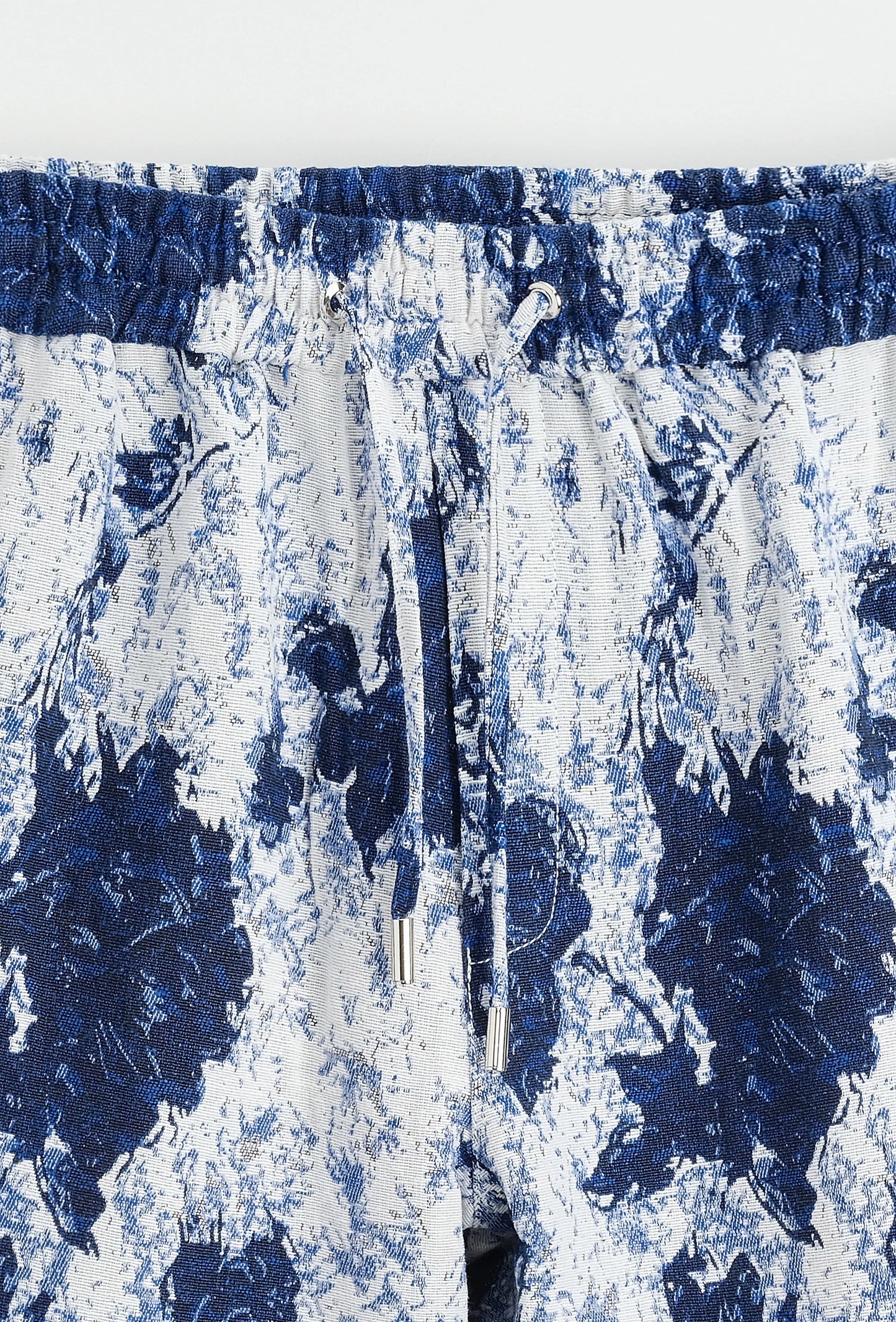 Conjunto de chaqueta y pantalón