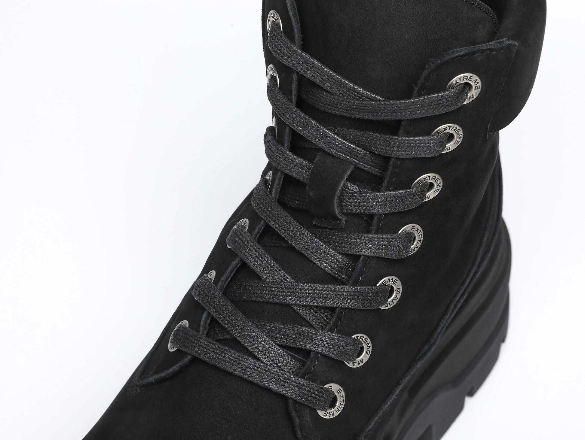 Botas clásicas de cuero con cordones